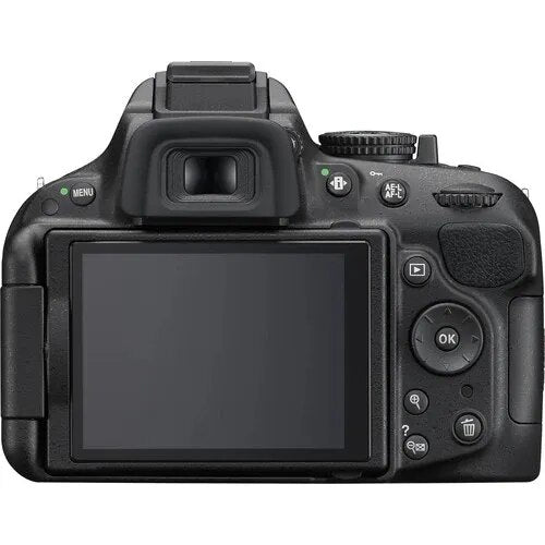 Nikon D5200 DSLR Camera Set with 18-55mm Lens