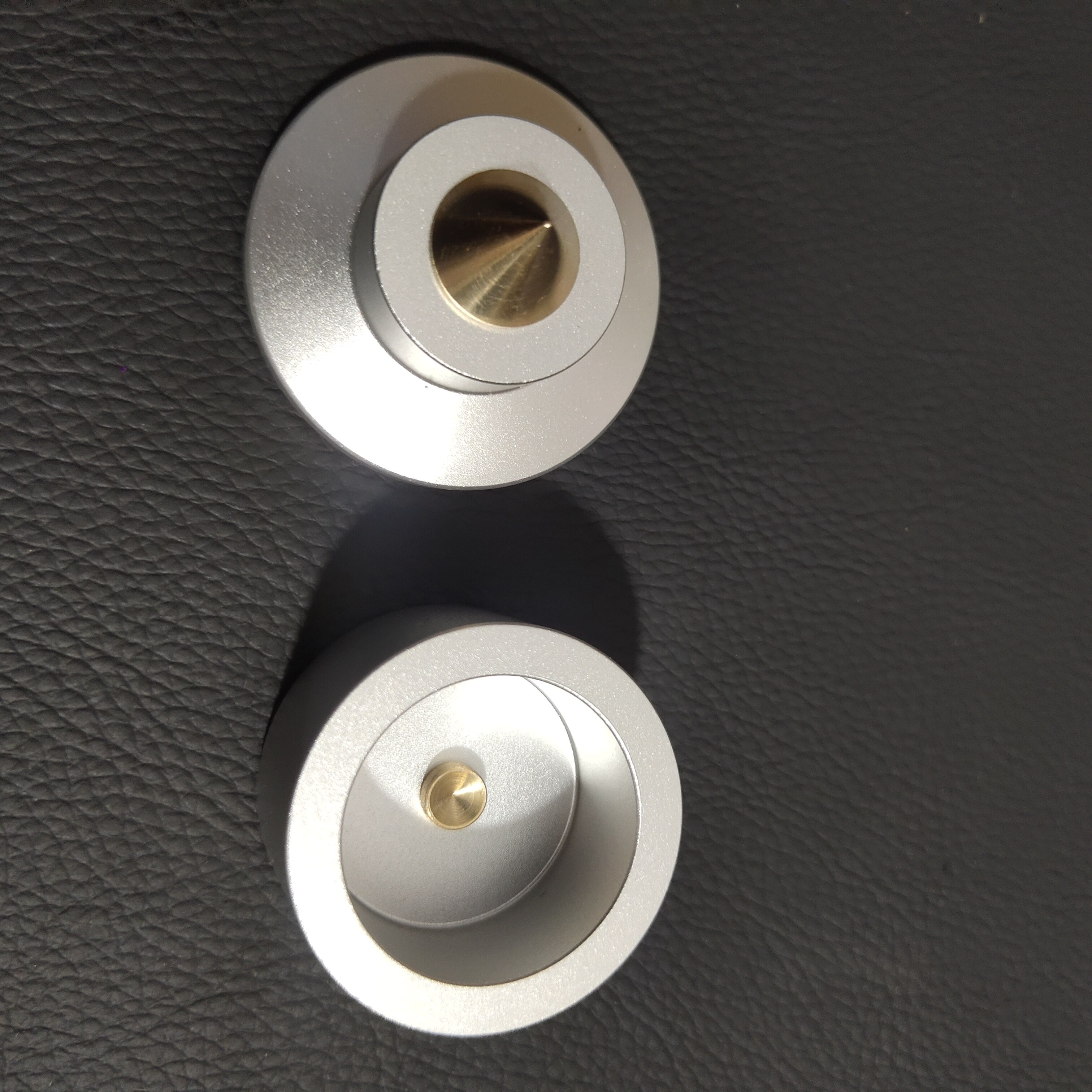 Audiophile grade audio shock spikes Pad Upgrade HIFI Speaker CD Amplifier Aluminium practical feet Mat Holder feet 4Pcs/box