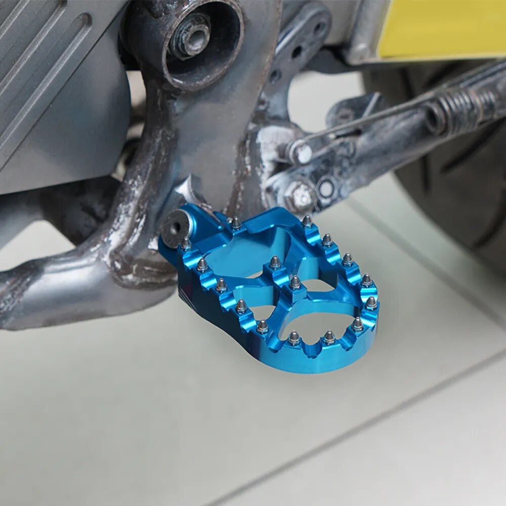 NICECNC Foot Pegs FootRest Footpegs Rests Pedals For Suzuki DRZ400S DRZ400SM DRZ 400S 400SM 2000-2022 Motorcycle Accessories