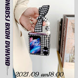 Luxury Camellia Flower Plaid Phone Ccase For OPPO Find N2 Flip 5G CPH243 FindN2Flip Irregularity Pearl Bracelet Shockproof Cover